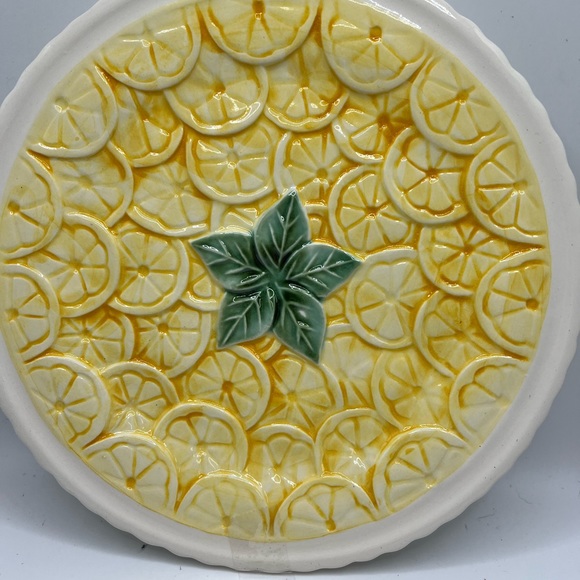 Plates - Picture 2 of 4